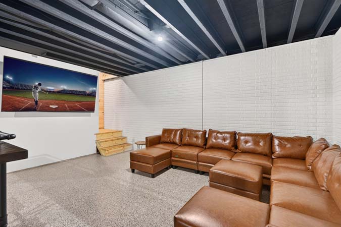 Outdoor recreation and relaxation at Happy Hours Cabin