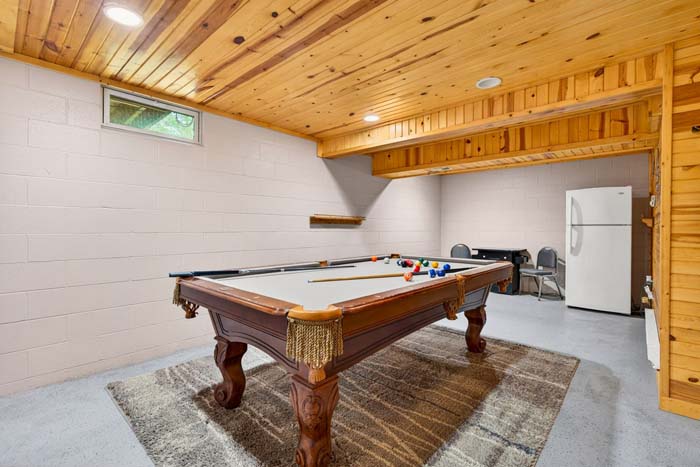 Sleeping loft with queen bed