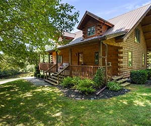 waters edge Ridge Cabin porch, side